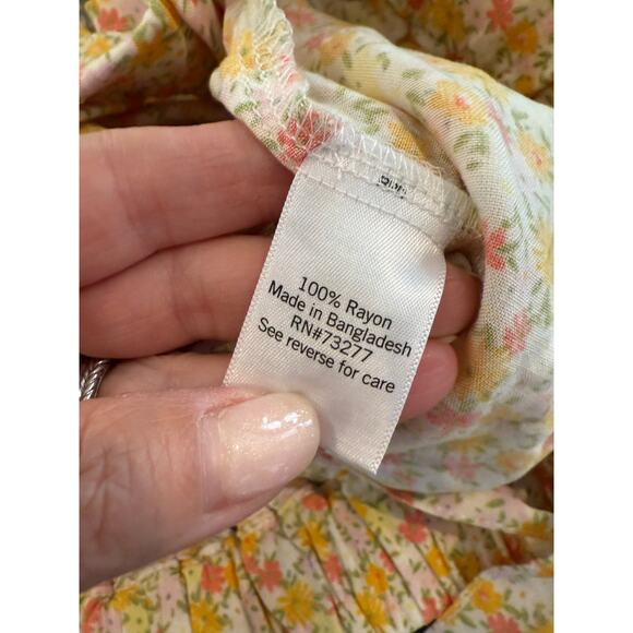 So High Rise Pull on Ruffle Shorts Ditsy Floral Print Yellow L - Picture 6 of 7